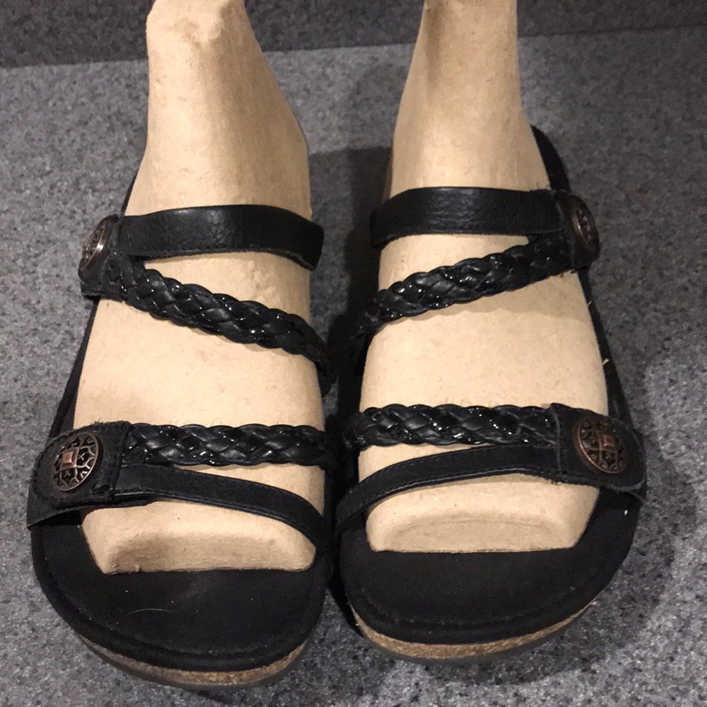 Aetrex sandals